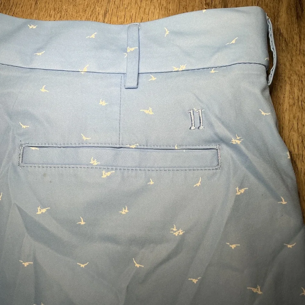 Walter Hagen Golf Shorts Bird Print Flat Front 40 Light Blue